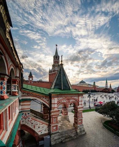 Кремль и Красная площадь вечером